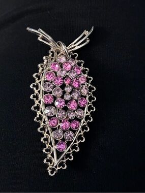Vintage Pink and Mauve Crystal Brooch.